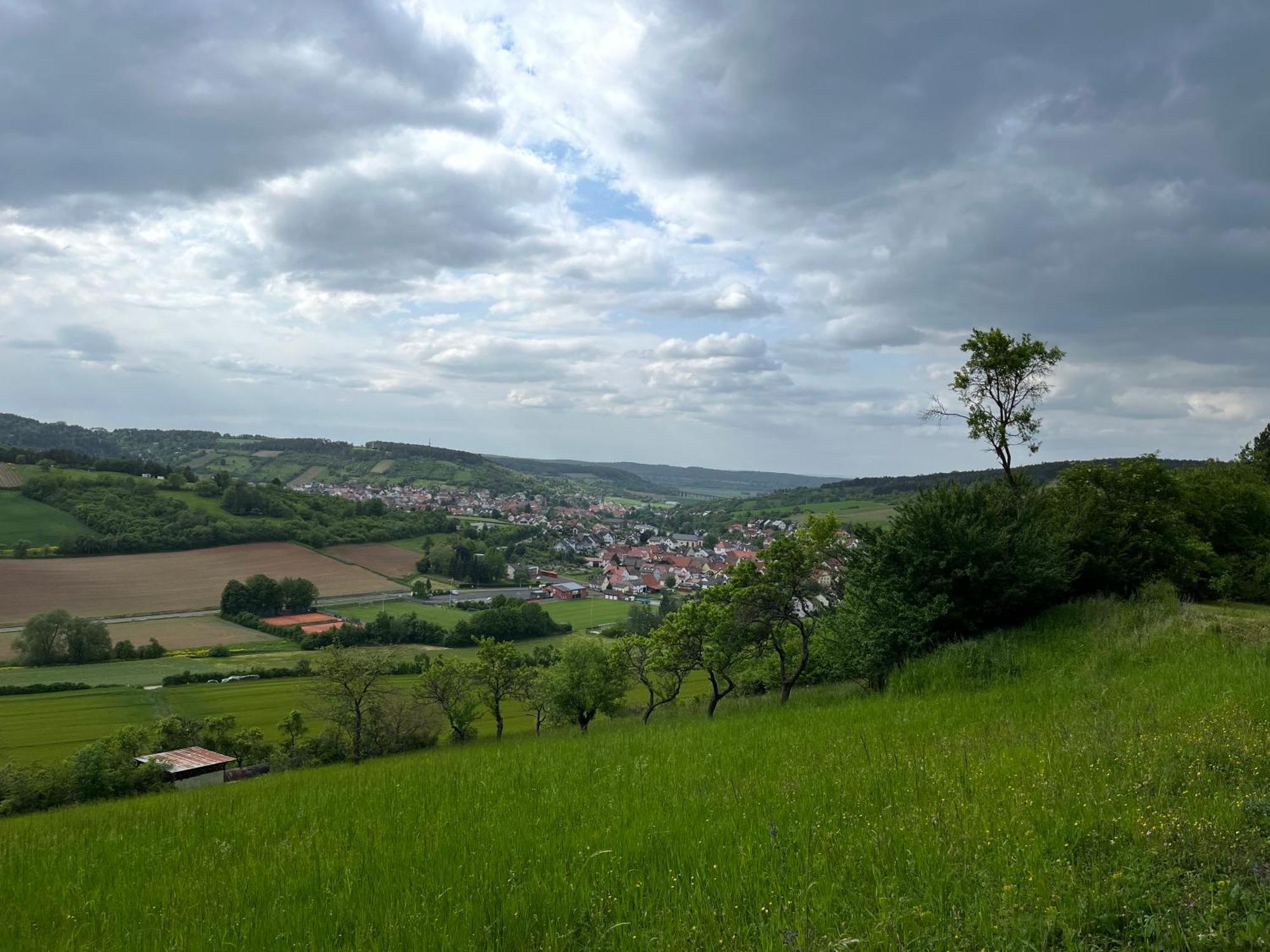 Ferienhaus Weinbergblick - Nahe Wuerzburg - 2 Schlafzimmer - Familienfreundlich - Terrasse Unterleinach Екстер'єр фото